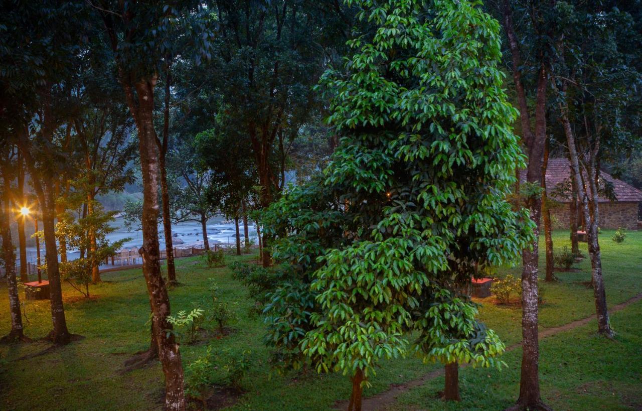 Quiet By The River- Cgh Earth Thodakayam Екстериор снимка